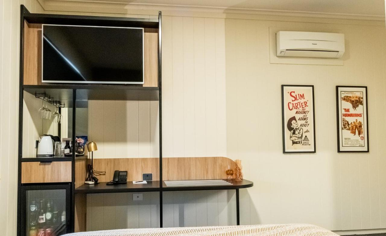 Eyre Hotel ไวอาลา ภายนอก รูปภาพ